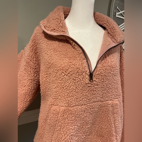 Old Navy Women's Sherpa - Size Small EXCELLENT condition No tag but neve… - Picture 3 of 8